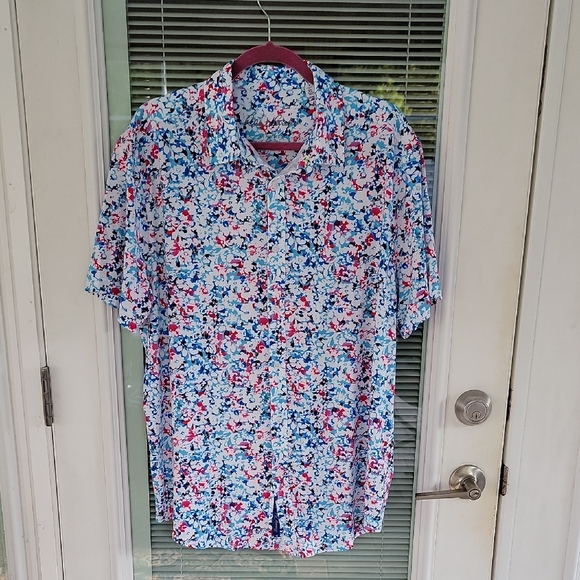 Robert Graham Other - Robert Graham Performance Stretch Camo-like Floral Motif UV Protection Sz XL